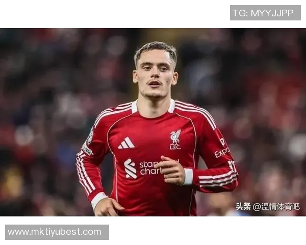 迪福分析认为埃基蒂克更适合担任红军9号位超越伊萨克