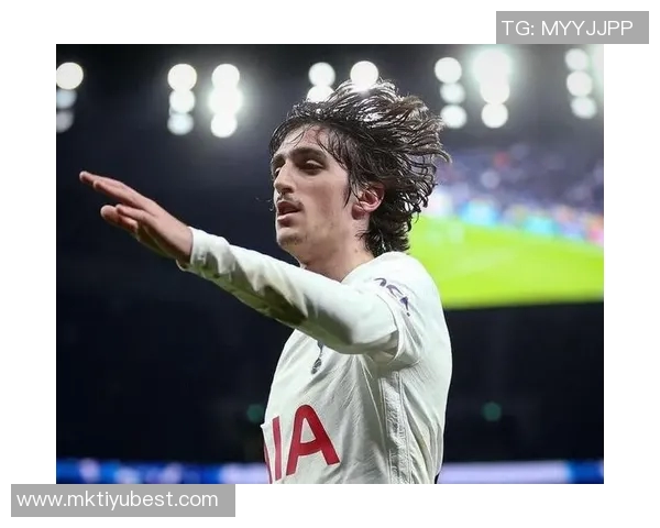 罗马诺透露布伦南或冬窗离队热刺面临水晶宫与伯恩茅斯询问